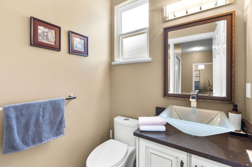 3285 Chartwell Green, Coquitlam, BC - Indoor Photo Showing Bathroom