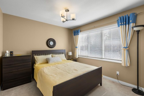 3285 Chartwell Green, Coquitlam, BC - Indoor Photo Showing Bedroom