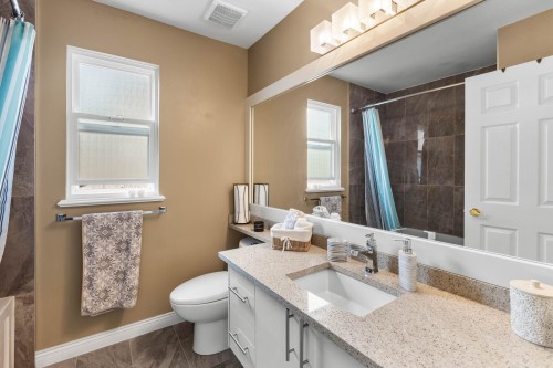 3285 Chartwell Green, Coquitlam, BC - Indoor Photo Showing Bathroom