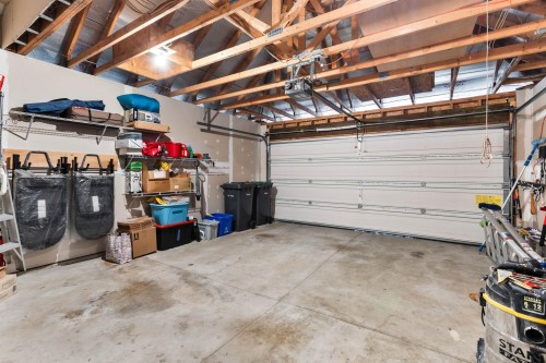 3285 Chartwell Green, Coquitlam, BC - Indoor Photo Showing Garage