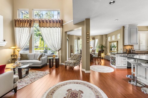 3285 Chartwell Green, Coquitlam, BC - Indoor Photo Showing Living Room