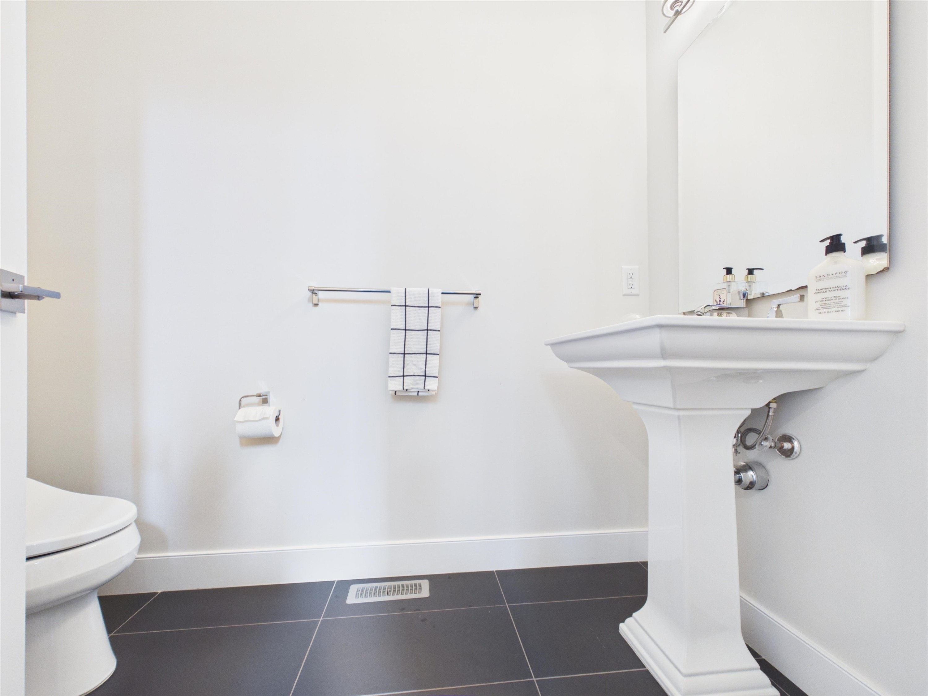 3513 Hadley Wood, Coquitlam, BC - Indoor Photo Showing Bathroom