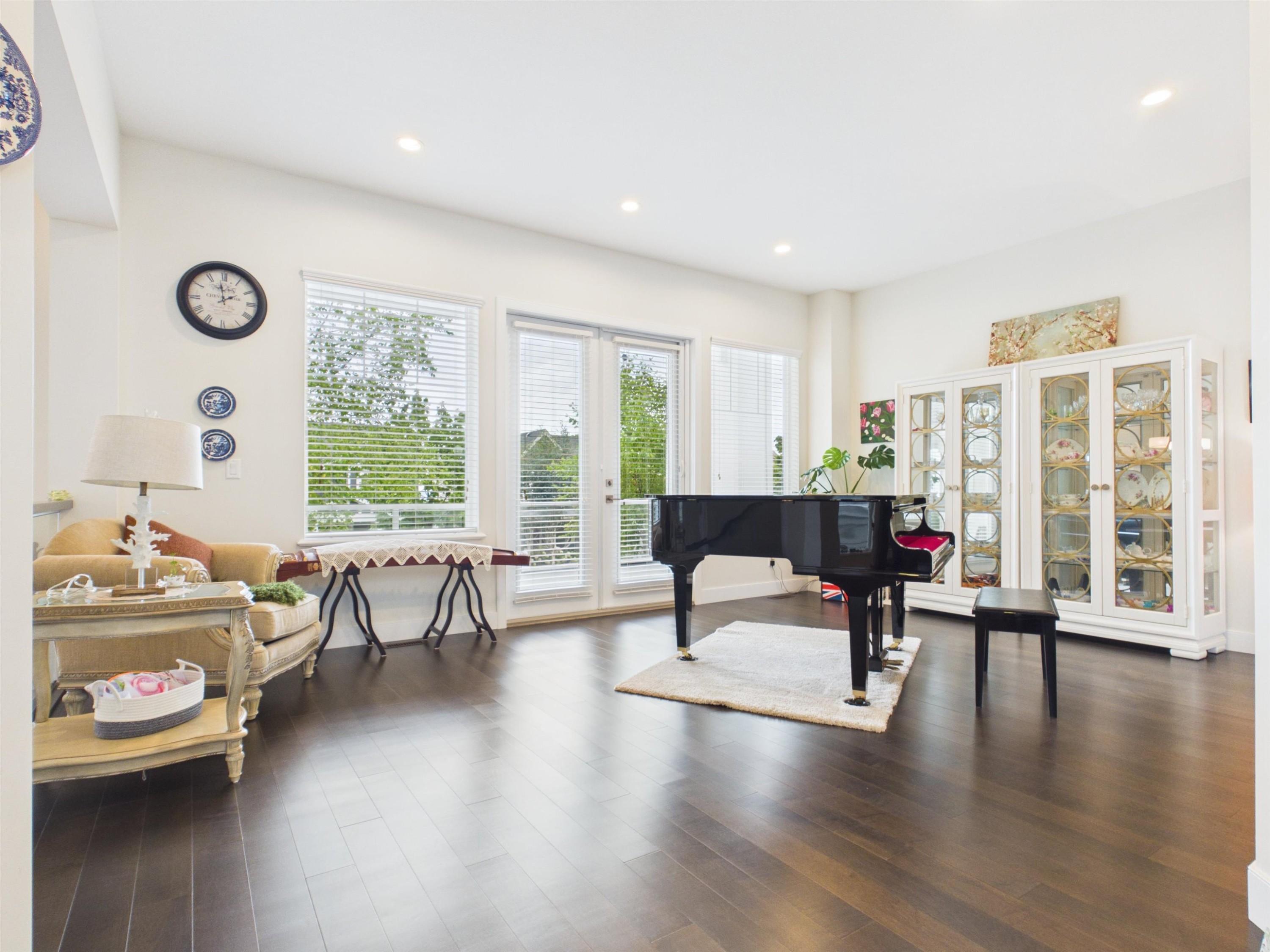 3513 Hadley Wood, Coquitlam, BC - Indoor Photo Showing Living Room