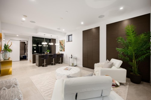 3953 21St Avenue W, Vancouver, BC - Indoor Photo Showing Living Room