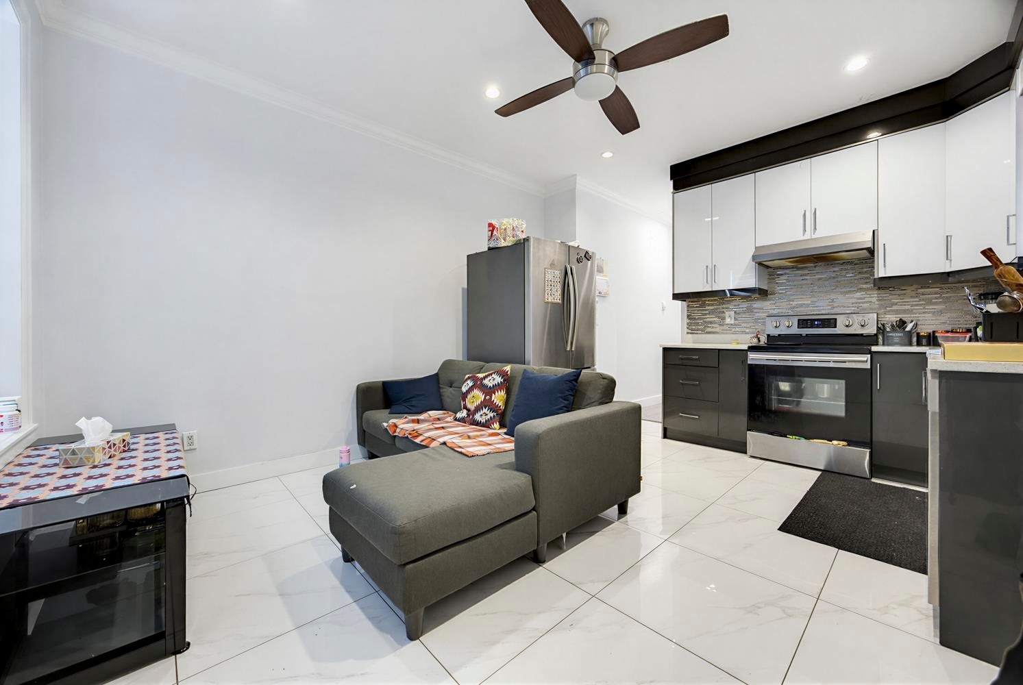 765 Skeena Street, Vancouver, BC - Indoor Photo Showing Kitchen