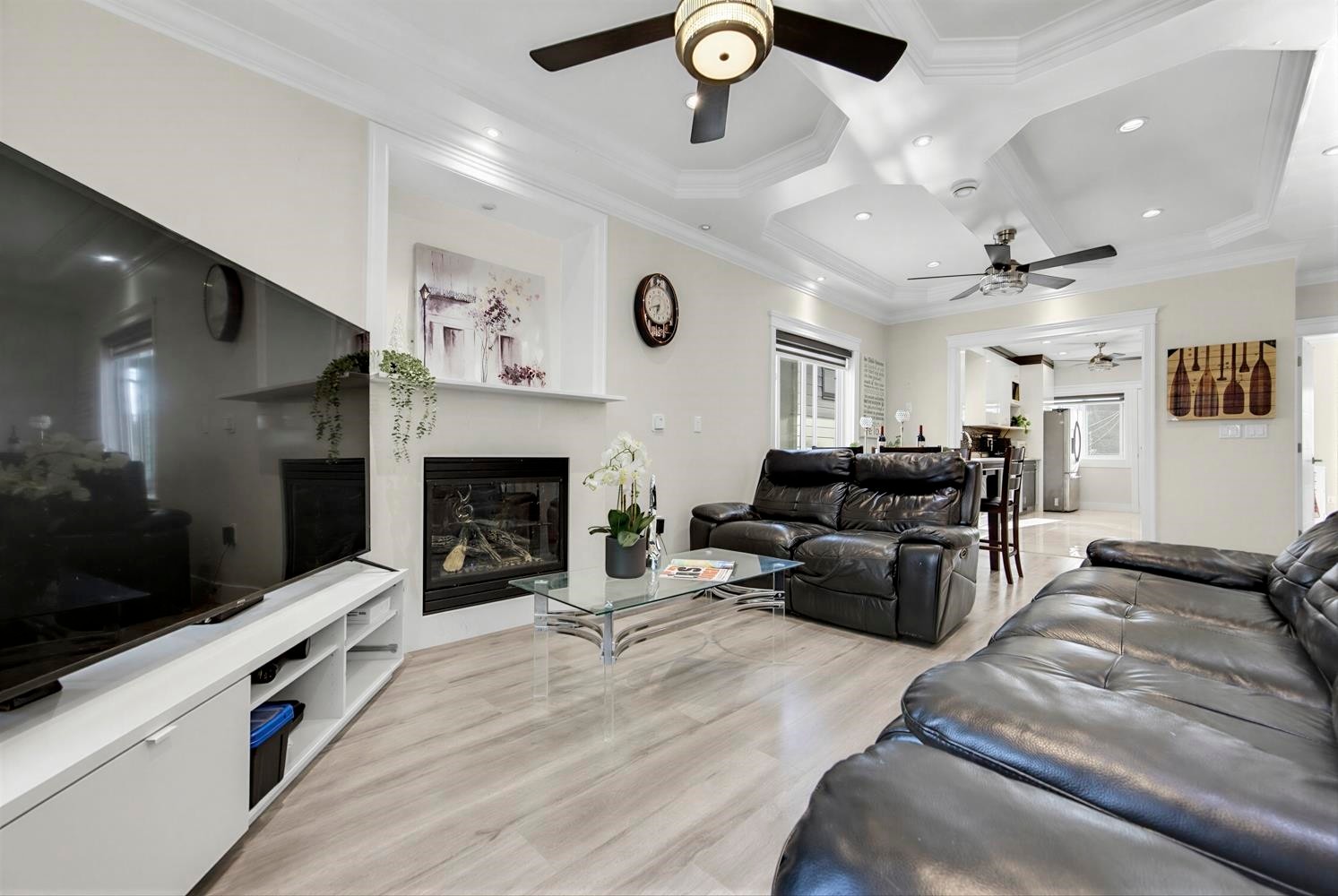 765 Skeena Street, Vancouver, BC - Indoor Photo Showing Living Room With Fireplace