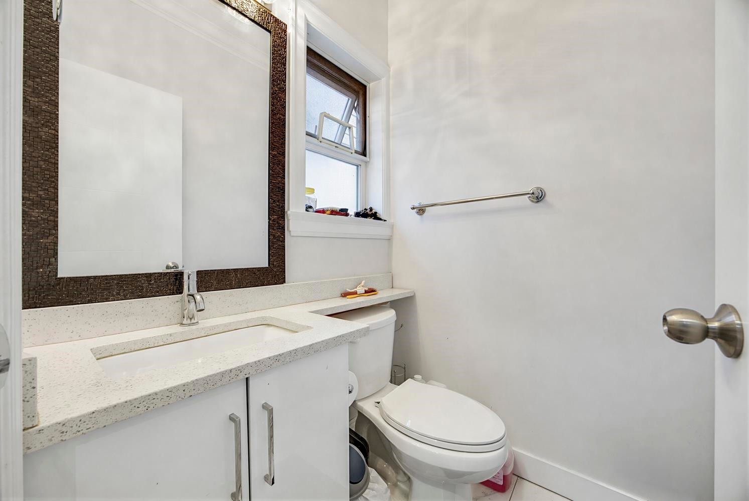 765 Skeena Street, Vancouver, BC - Indoor Photo Showing Bathroom