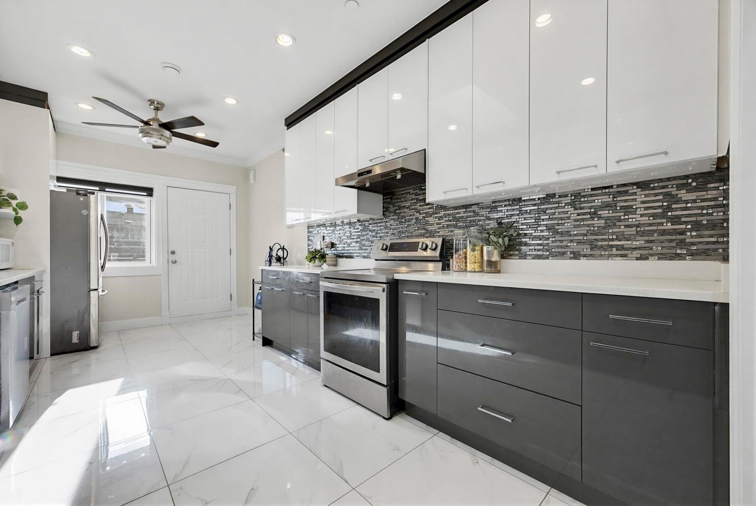 765 Skeena Street, Vancouver, BC - Indoor Photo Showing Kitchen With Upgraded Kitchen