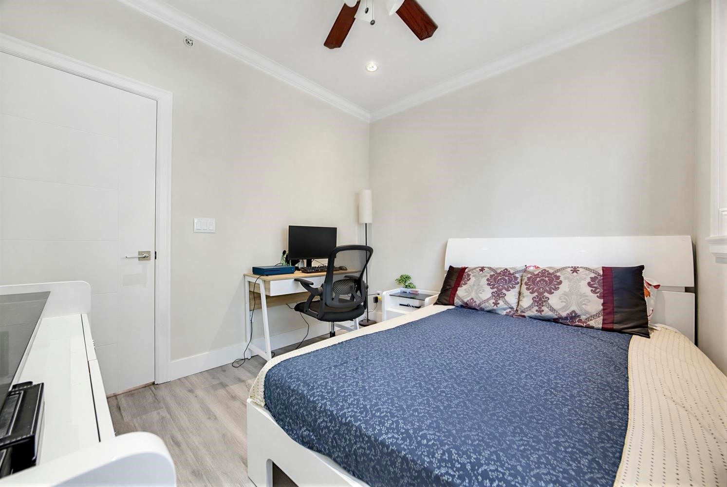 765 Skeena Street, Vancouver, BC - Indoor Photo Showing Bedroom