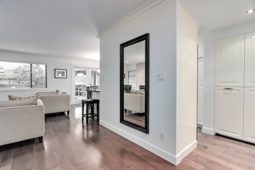6590 Nelson Avenue, West Vancouver, BC - Indoor Photo Showing Other Room