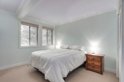 6590 Nelson Avenue, West Vancouver, BC - Indoor Photo Showing Bedroom