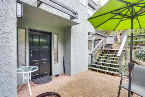 6590 Nelson Avenue, West Vancouver, BC - Outdoor With Exterior
