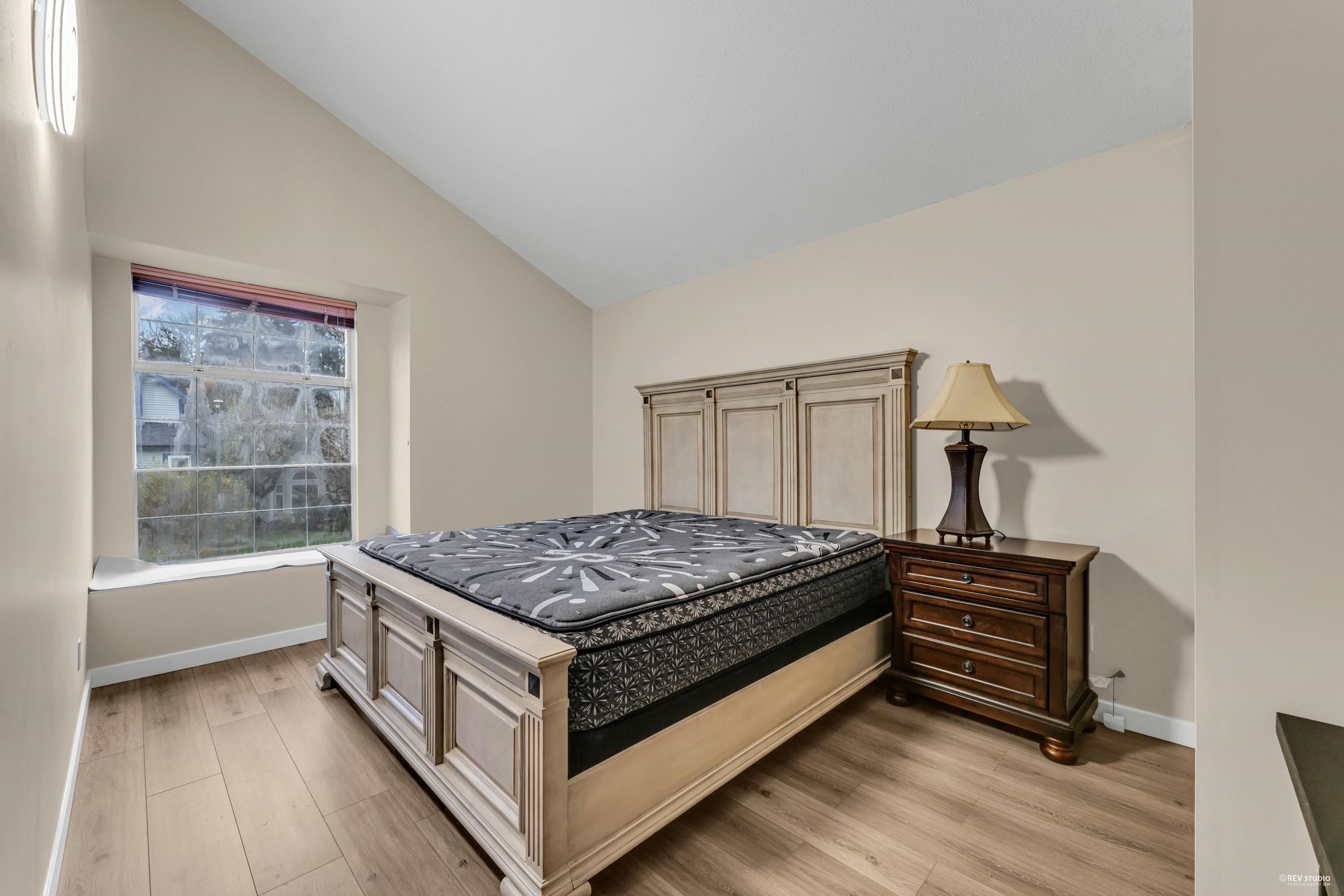 2986 Delahaye Drive, Coquitlam, BC - Indoor Photo Showing Bedroom