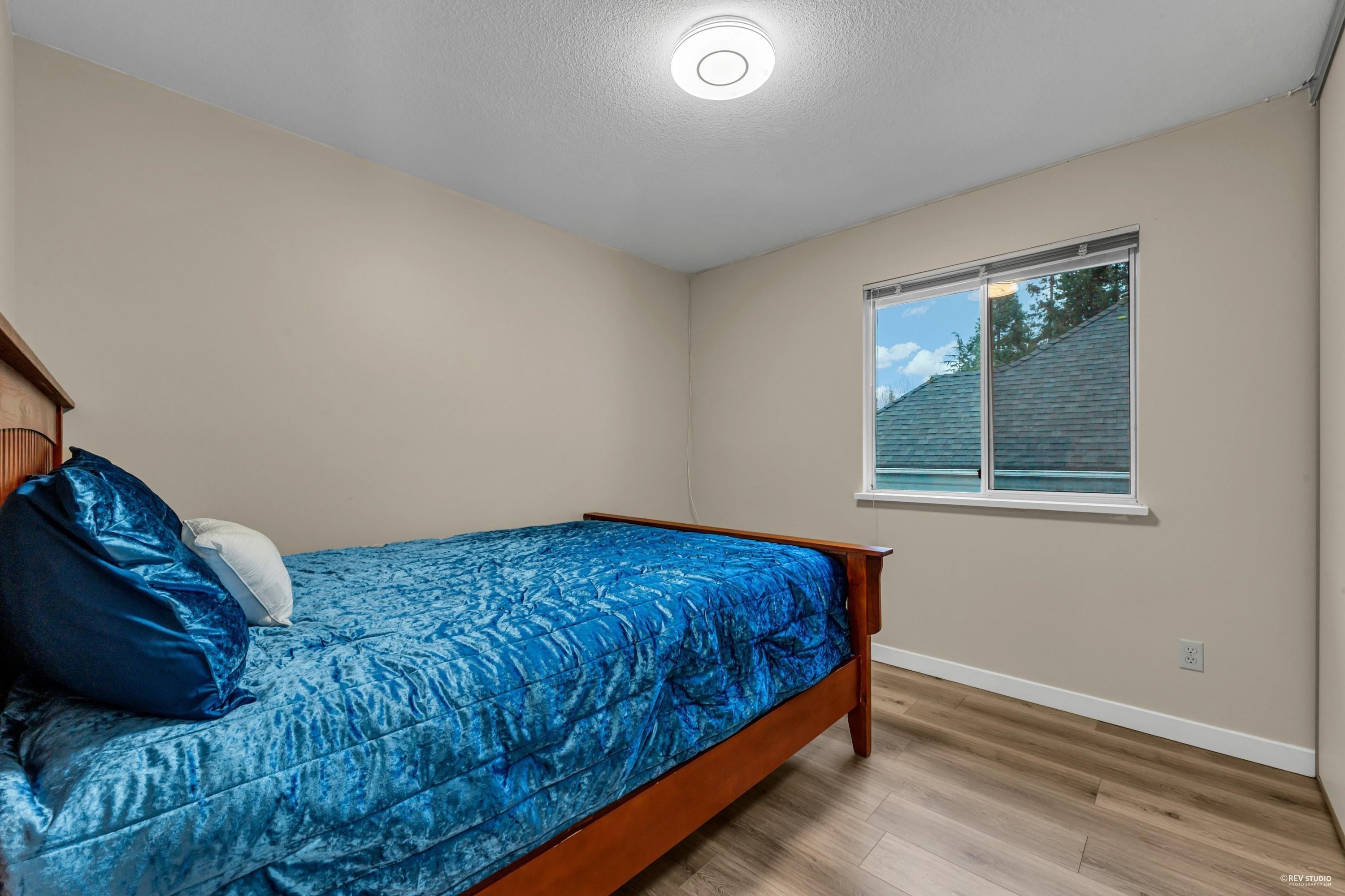 2986 Delahaye Drive, Coquitlam, BC - Indoor Photo Showing Bedroom