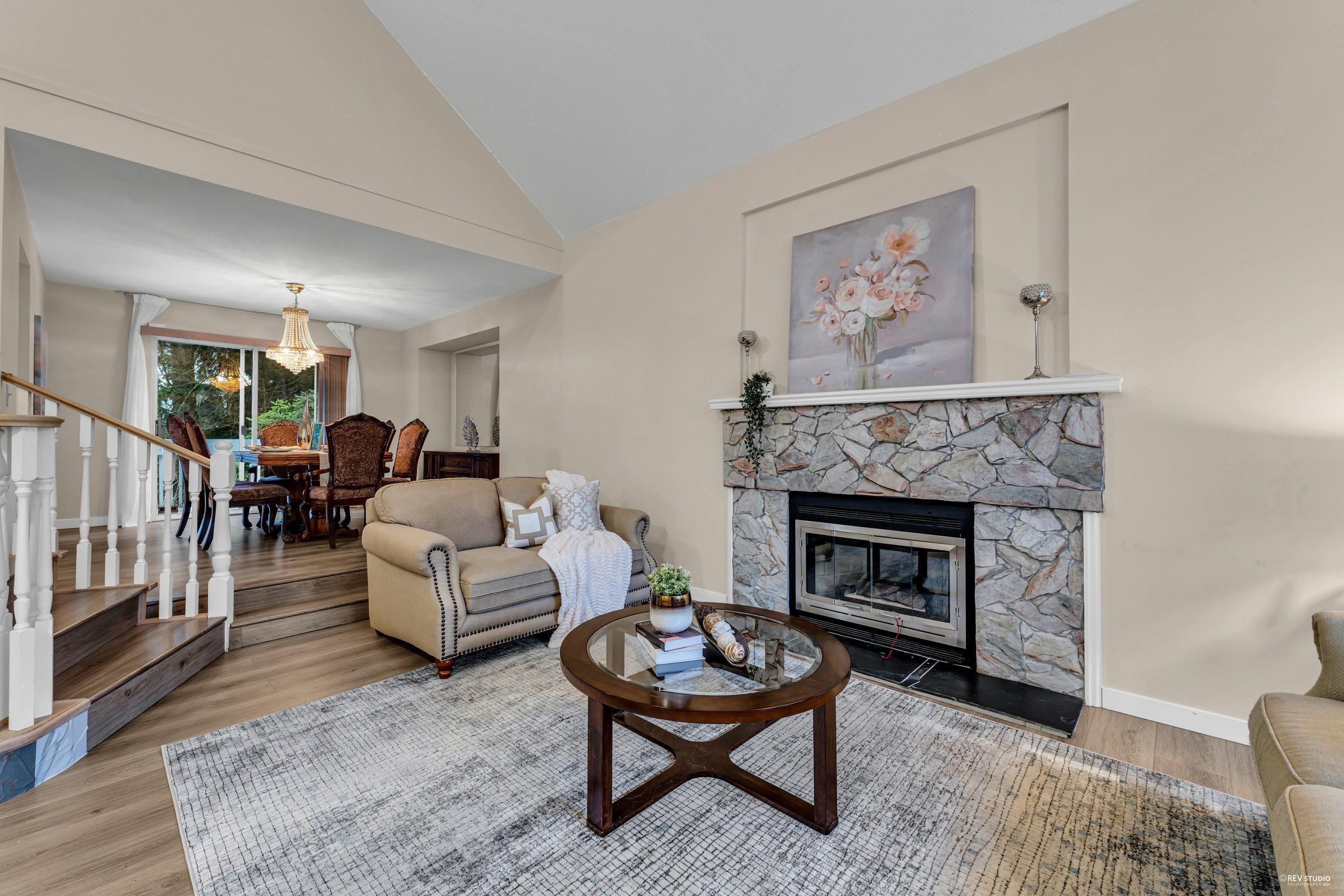 2986 Delahaye Drive, Coquitlam, BC - Indoor Photo Showing Living Room With Fireplace