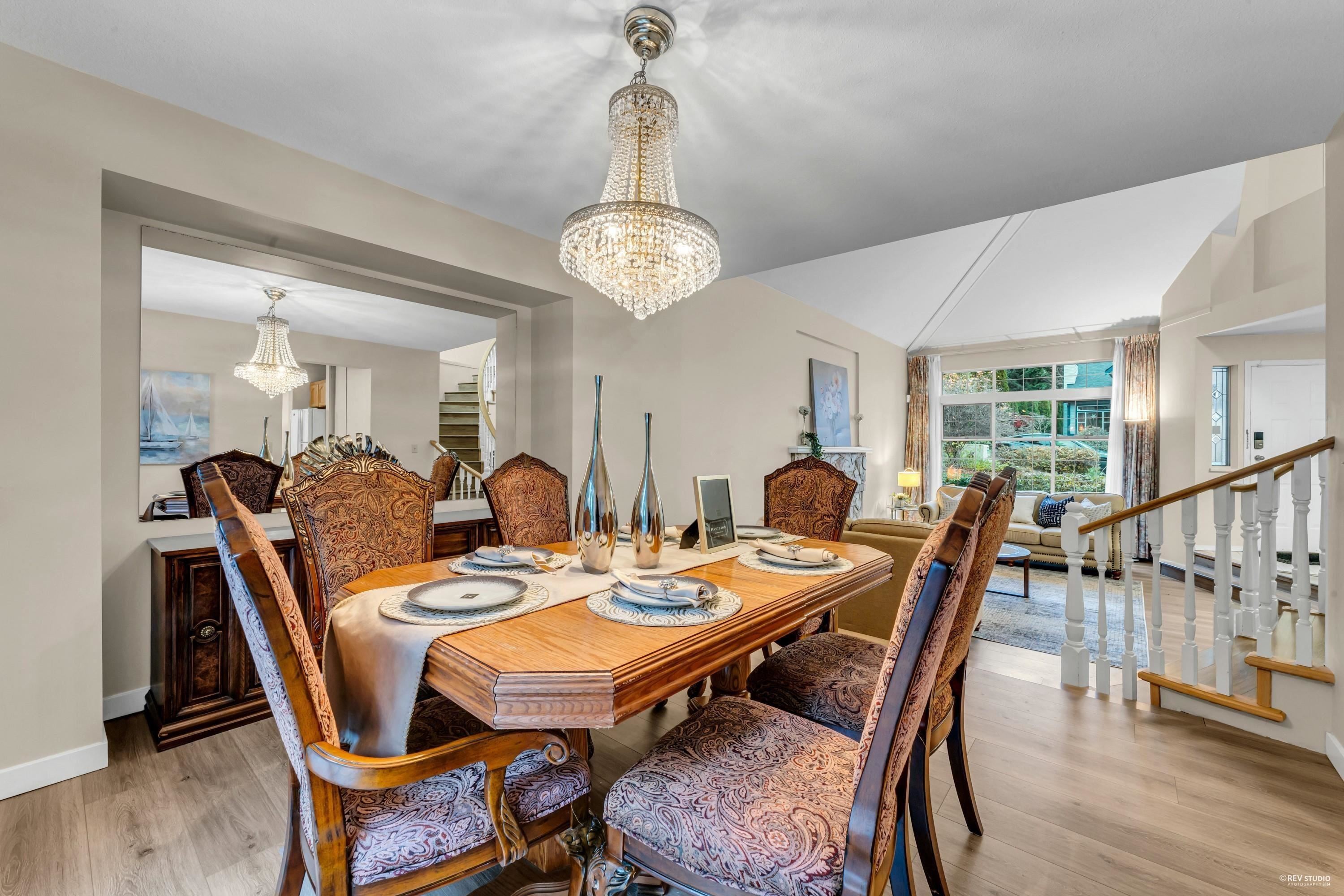 2986 Delahaye Drive, Coquitlam, BC - Indoor Photo Showing Dining Room