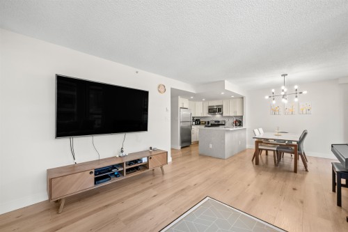 706-867 Hamilton Street, Vancouver, BC - Indoor Photo Showing Other Room