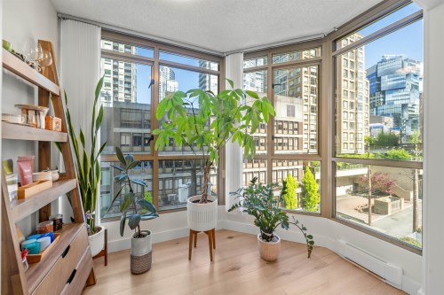 706-867 Hamilton Street, Vancouver, BC - Indoor Photo Showing Other Room
