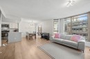 706-867 Hamilton Street, Vancouver, BC  - Indoor Photo Showing Living Room 