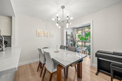 706-867 Hamilton Street, Vancouver, BC - Indoor Photo Showing Dining Room