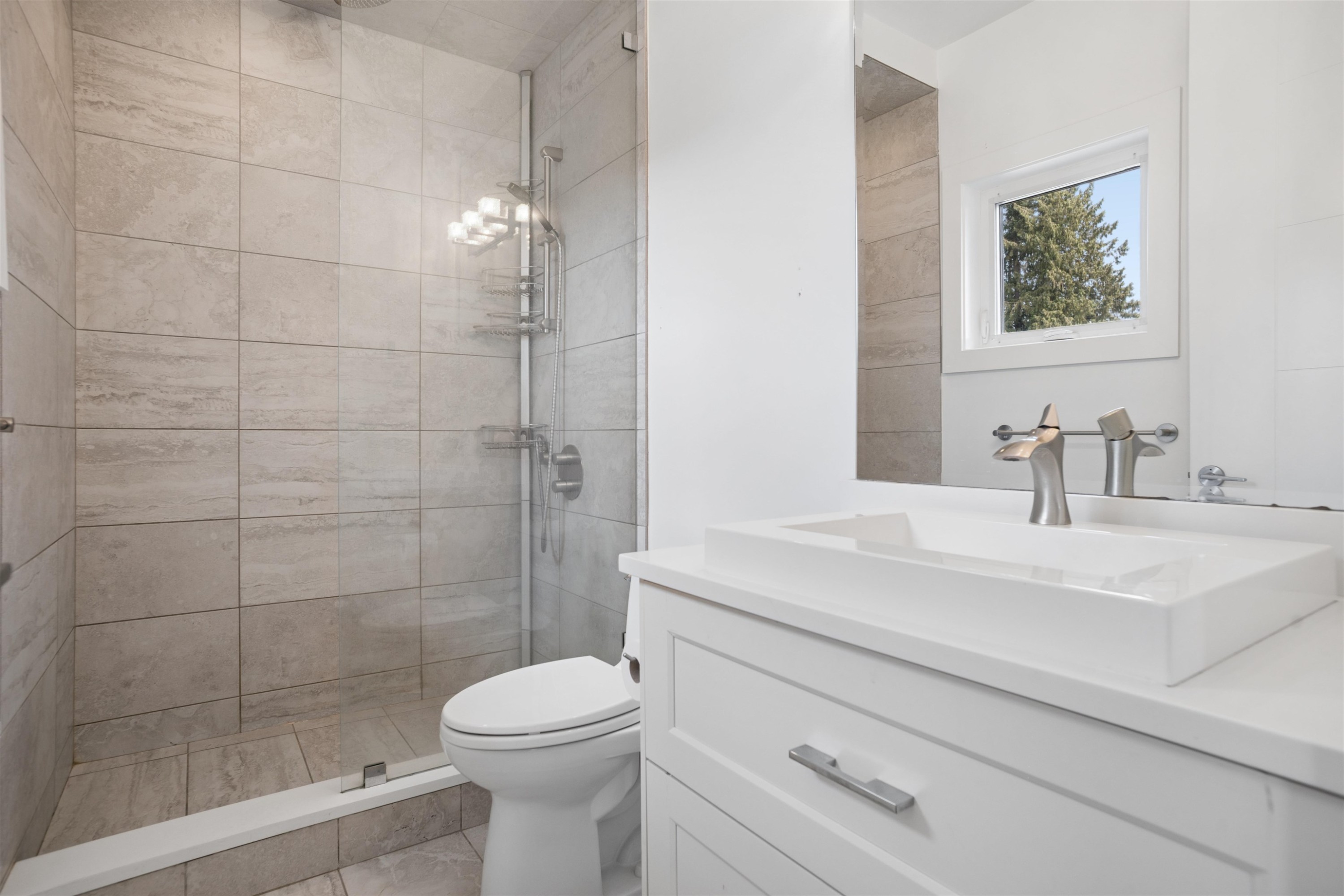 2020 Carson Court, North Vancouver, BC - Indoor Photo Showing Bathroom