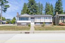 1189 Brisbane Avenue, Coquitlam, BC  - Outdoor With Facade 