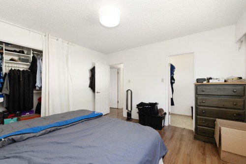 1189 Brisbane Avenue, Coquitlam, BC - Indoor Photo Showing Bedroom