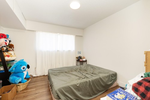 1189 Brisbane Avenue, Coquitlam, BC - Indoor Photo Showing Bedroom