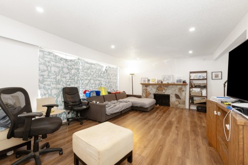 1189 Brisbane Avenue, Coquitlam, BC - Indoor