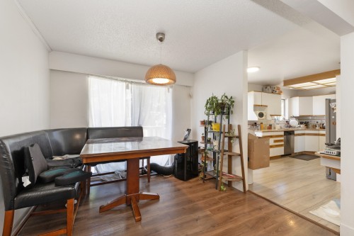 1189 Brisbane Avenue, Coquitlam, BC - Indoor Photo Showing Dining Room