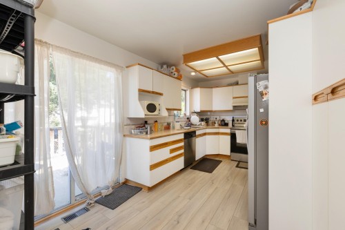 1189 Brisbane Avenue, Coquitlam, BC - Indoor Photo Showing Other Room
