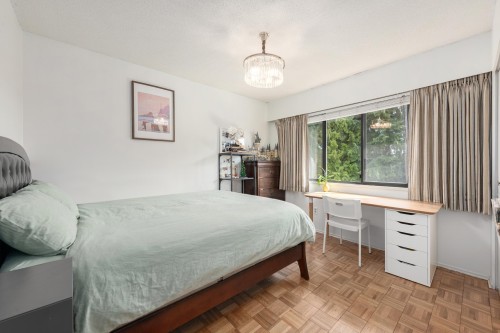 2950 Keets Drive, Coquitlam, BC - Indoor Photo Showing Bedroom