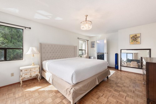 2950 Keets Drive, Coquitlam, BC - Indoor Photo Showing Bedroom