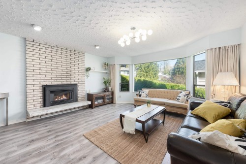 2950 Keets Drive, Coquitlam, BC - Indoor Photo Showing Living Room With Fireplace