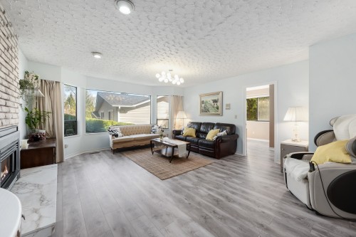 2950 Keets Drive, Coquitlam, BC - Indoor Photo Showing Living Room With Fireplace