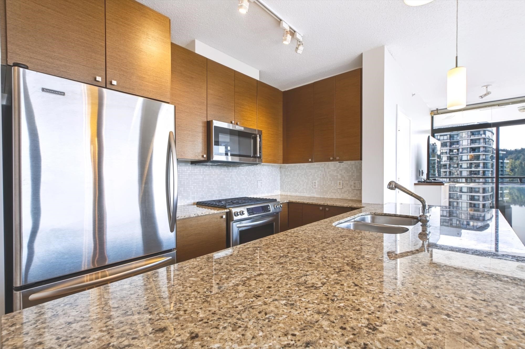 2204-110 Brew Street, Port Moody, BC - Indoor Photo Showing Kitchen With Double Sink With Upgraded Kitchen