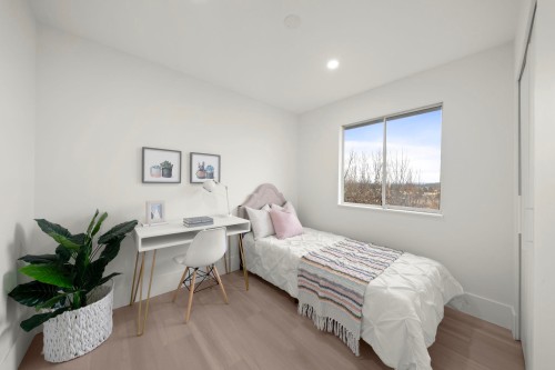 115 Warrick Street, Coquitlam, BC - Indoor Photo Showing Bedroom