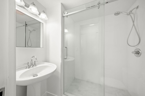 115 Warrick Street, Coquitlam, BC - Indoor Photo Showing Bathroom