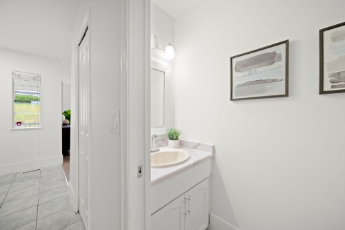 115 Warrick Street, Coquitlam, BC - Indoor Photo Showing Bathroom