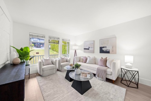 115 Warrick Street, Coquitlam, BC - Indoor Photo Showing Living Room