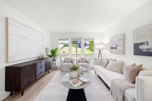 115 Warrick Street, Coquitlam, BC - Indoor Photo Showing Living Room