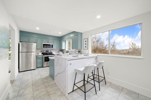 115 Warrick Street, Coquitlam, BC - Indoor Photo Showing Kitchen