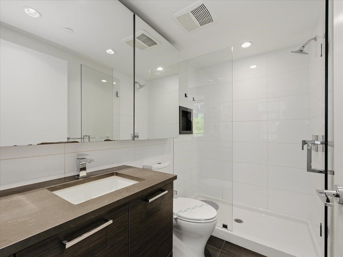 302-8533 River District Crossing, Vancouver, BC - Indoor Photo Showing Bathroom