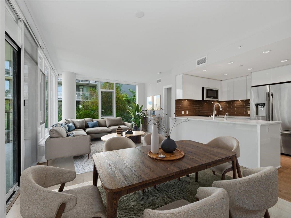 302-8533 River District Crossing, Vancouver, BC - Indoor