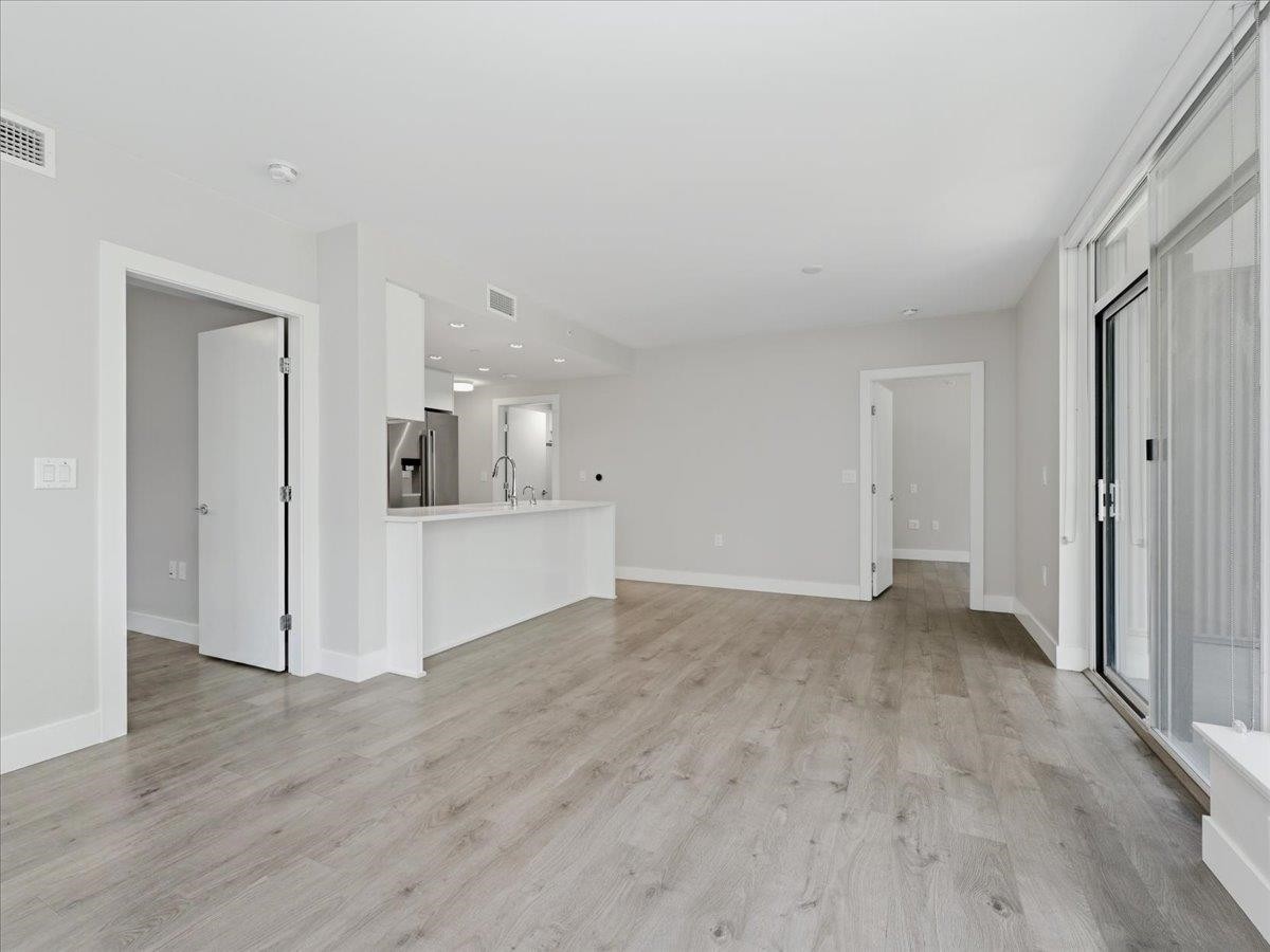 302-8533 River District Crossing, Vancouver, BC - Indoor Photo Showing Other Room