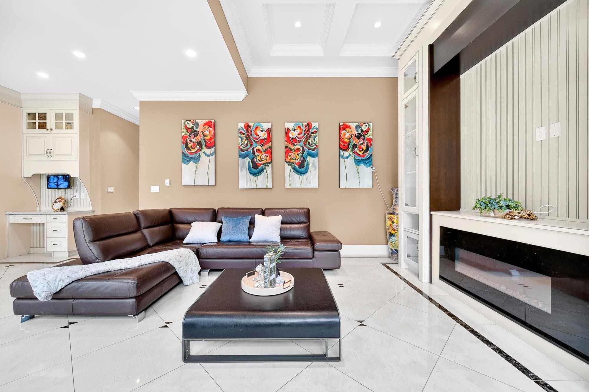 9491 Glenbrook Drive, Richmond, BC - Indoor Photo Showing Living Room