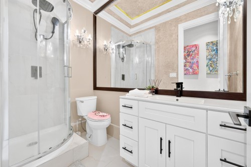 9491 Glenbrook Drive, Richmond, BC - Indoor Photo Showing Bathroom