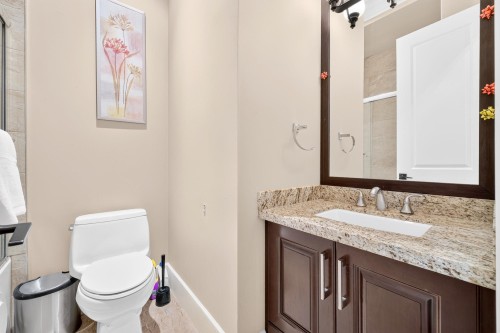 9491 Glenbrook Drive, Richmond, BC - Indoor Photo Showing Bathroom