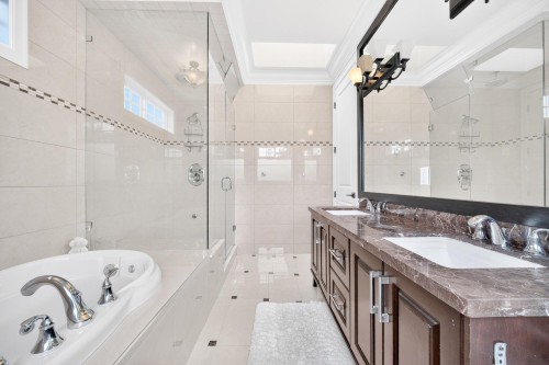 9491 Glenbrook Drive, Richmond, BC - Indoor Photo Showing Bathroom
