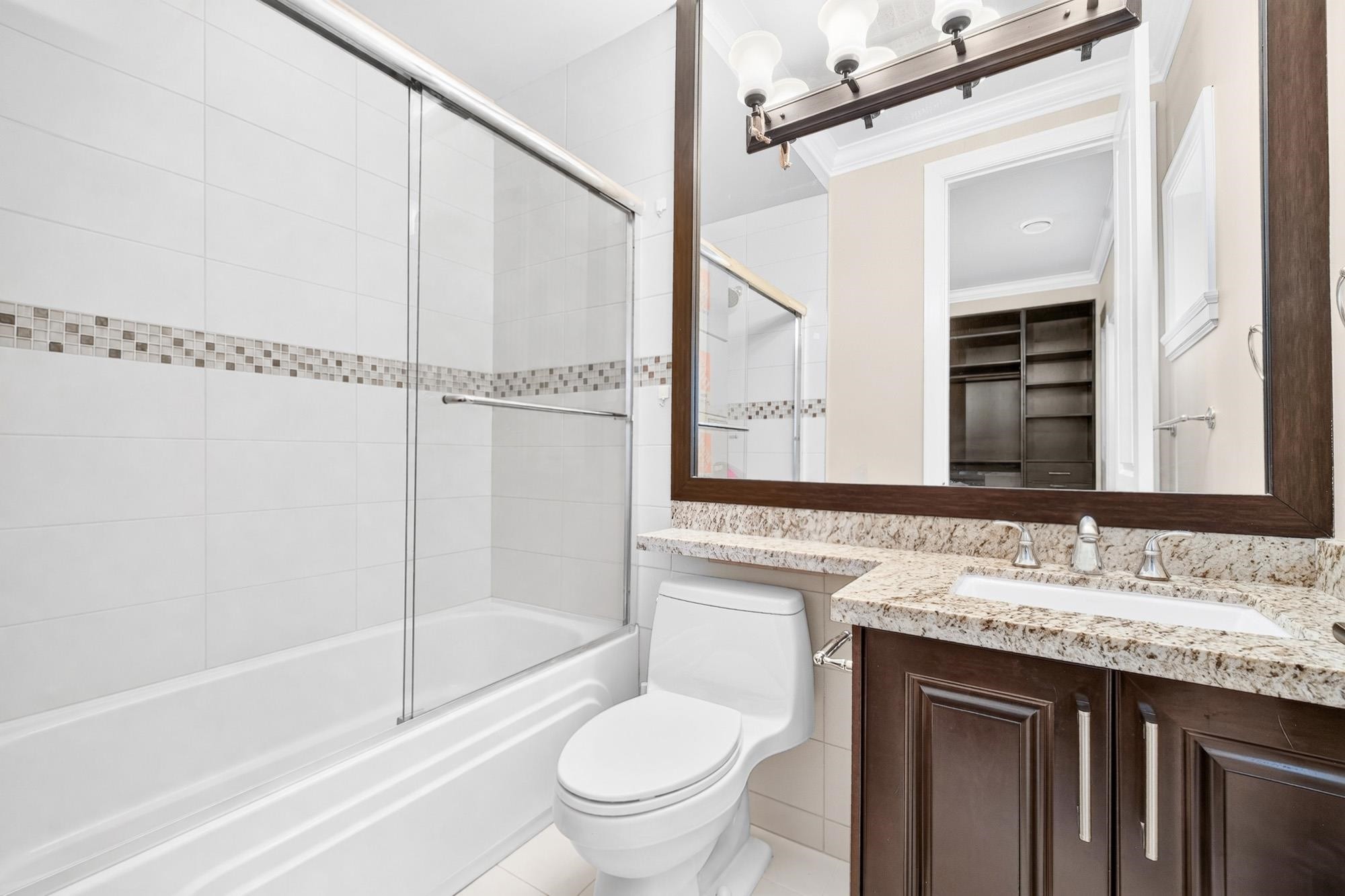 9491 Glenbrook Drive, Richmond, BC - Indoor Photo Showing Bathroom